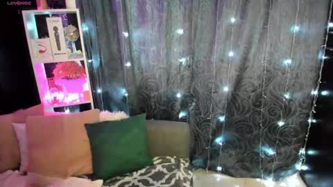 Emiliya online show from February 2025 02:26:01 AM