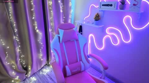 Emiliya online show from February 2025 08:06:01 AM