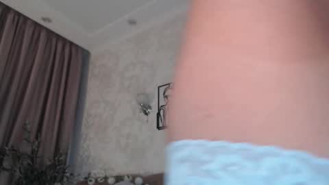 Snapshot of emilly_angel chatting on September 2025 07:39:01 PM Emily online show from September 2025 07:39:01 PM