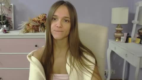 Emilly online show from December 2025 07:36:01 AM