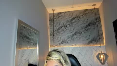 emilly_mell online show from January 2026 11:37:02 AM