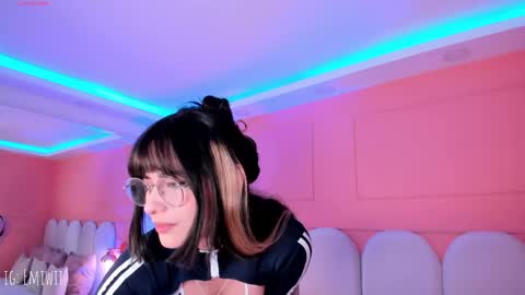 Emilly  online show from May 2026 05:42:01 PM