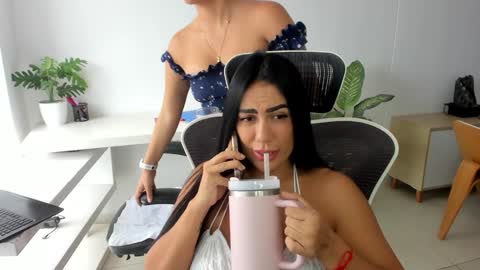 Snapshot of emillybrowm chatting on September 2025 01:55:02 PM Emilly online show from September 2025 01:55:02 PM