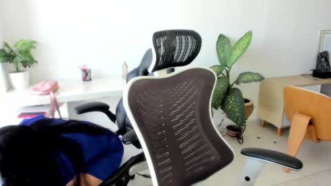 Snapshot of emillybrowm chatting on November 2025 01:22:04 PM Emilly online show from November 2025 01:22:04 PM