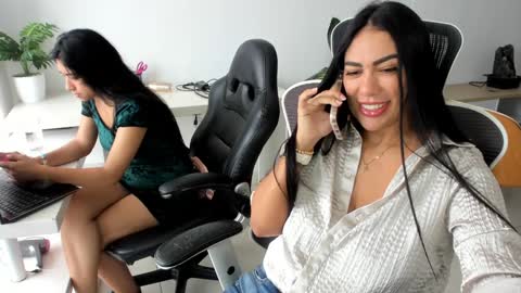 Snapshot of emillybrowm chatting on November 2025 01:11:02 PM Emilly online show from November 2025 01:11:02 PM