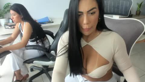 Emilly  online show from April 2026 03:17:02 PM