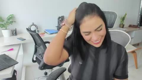Emilly  online show from June 2026 03:27:01 PM