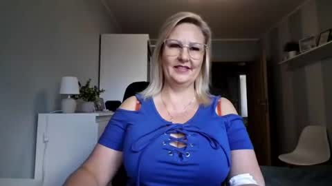 EmillyLove online show from July 2026 07:44:02 AM