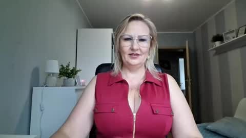 EmillyLove online show from July 2026 06:20:01 AM