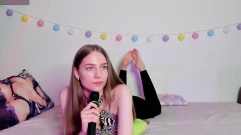 emily_and_ilumi online show from December 2024 07:46:02 PM