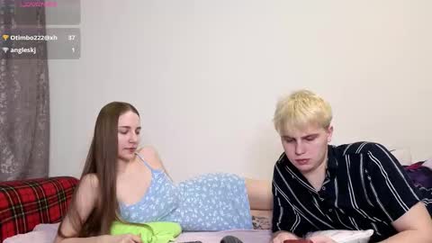 emily_and_ilumi online show from January 2026 07:39:01 PM