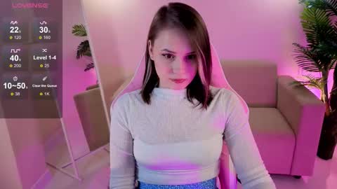 Snapshot of emily_bridget chatting on November 2025 05:12:01 PM Emily online show from November 2025 05:12:01 PM