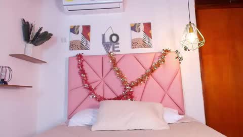 Snapshot of emily_burton18 chatting on January 2026 12:09:02 PM Emily Burton online show from January 2026 12:09:02 PM