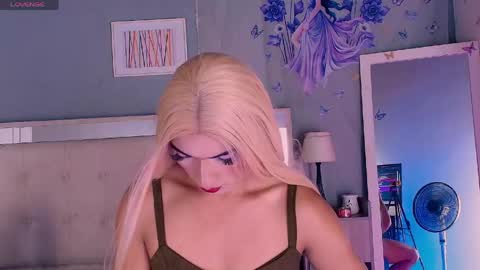 emily_castillo1_ online show from April 2026 05:23:01 AM