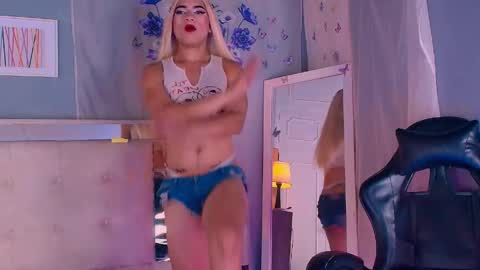 emily_castillo1_ online show from May 2026 06:08:01 AM