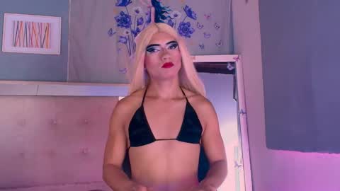 emily_castillo1_ online show from May 2026 06:32:02 AM