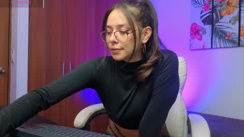 Snapshot of emily_cookk chatting on February 2026 05:14:01 AM Emily online show from February 2026 05:14:01 AM