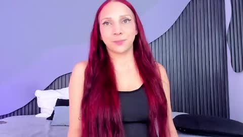 Snapshot of emily_cooper21 chatting on December 2024 02:28:01 PM emily online show from December 2024 02:28:01 PM