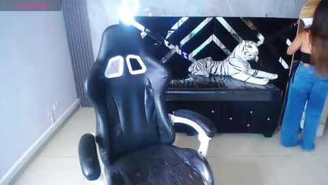 Snapshot of emily_cooper_t chatting on September 2025 03:07:02 AM emily_cooper_t online show from September 2025 03:07:02 AM