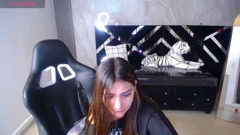 Snapshot of emily_cooper_t chatting on September 2025 03:08:01 AM emily_cooper_t online show from September 2025 03:08:01 AM