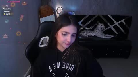 Snapshot of emily_cooper_t chatting on January 2026 08:10:02 PM emily_cooper_t online show from January 2026 08:10:02 PM