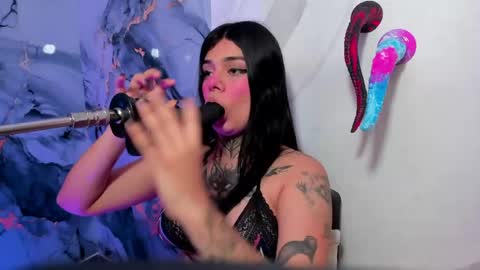emily_evol online show from May 2026 11:42:02 AM