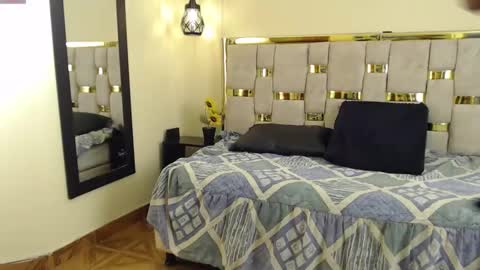 emily fox 3 online show from February 2025 12:05:02 PM