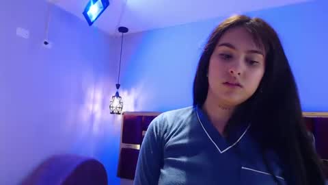 emily fox 3 online show from September 2025 03:41:02 AM