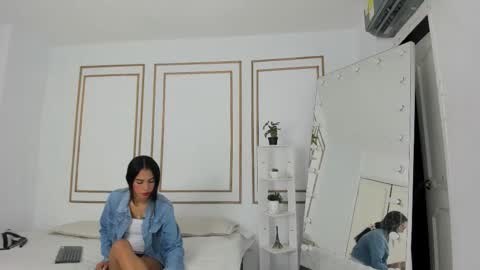 emily_gaviria1 online show from March 2026 12:11:01 PM