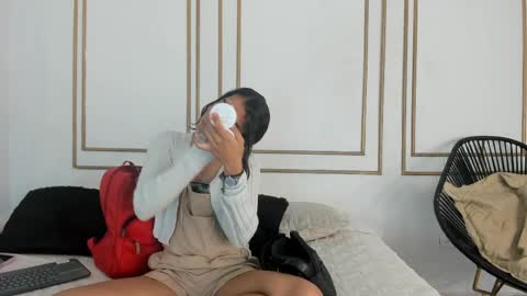 emily_gaviria1 online show from April 2026 12:18:02 PM