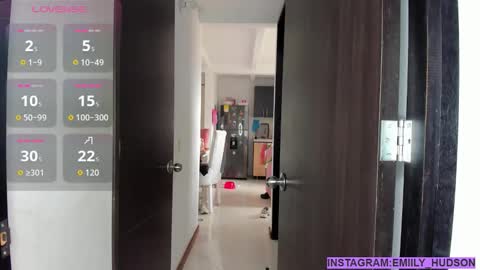 Snapshot of emily_huddson_ chatting on October 2025 05:54:02 PM independet model online show from October 2025 05:54:02 PM