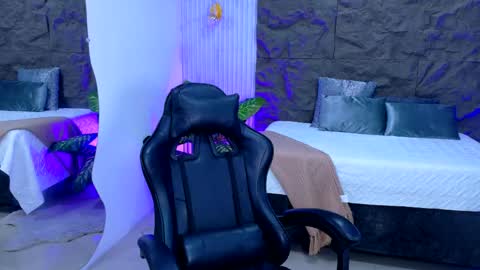 Emily online show from April 2026 12:20:01 PM