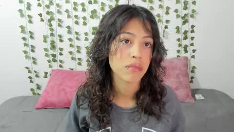 Snapshot of emily_jonessxx chatting on January 2026 03:28:01 PM emily online show from January 2026 03:28:01 PM