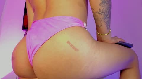 Snapshot of emily_lady20 chatting on February 2025 10:18:01 AM emily lady20 Independient modelIndependiente online show from February 2025 10:18:01 AM