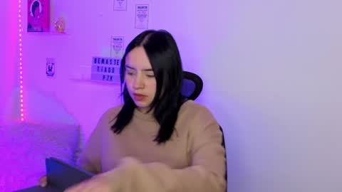 Emily Lindey online show from March 2026 07:13:01 AM