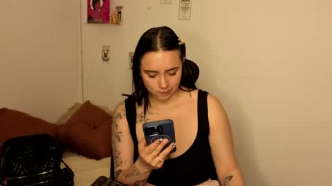 Emily Lindey online show from April 2026 02:35:01 AM