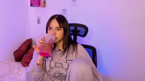 Emily Lindey online show from April 2026 04:50:01 AM