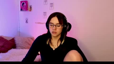 Emily Lindey online show from May 2026 02:28:01 AM