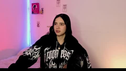 Emily Lindey online show from May 2026 04:19:01 AM