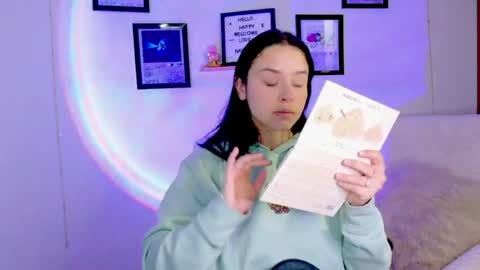 Emily Lindey online show from July 2026 07:12:01 AM