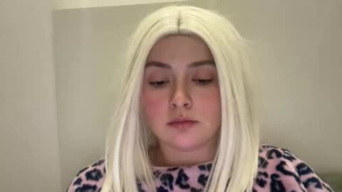 emily_morning_dew online show from December 2025 07:56:02 PM