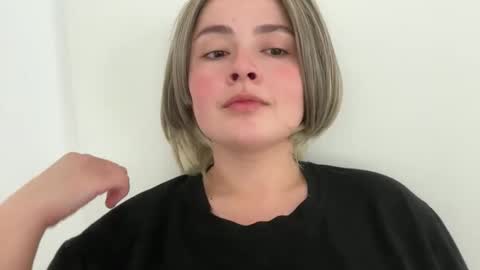 emily_morning_dew online show from April 2026 07:44:01 AM