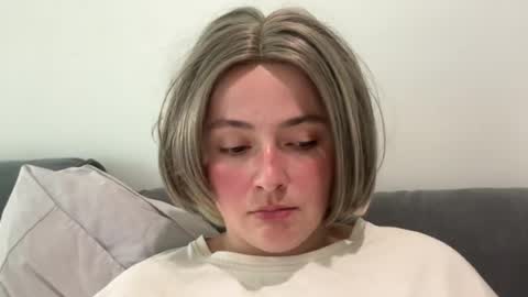 emily_morning_dew online show from August 2026 04:32:01 PM