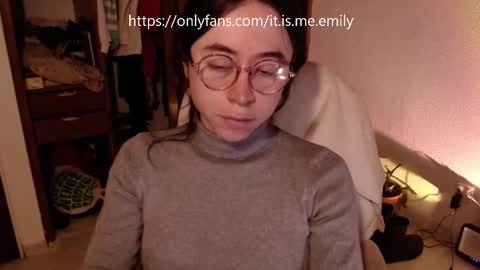 emily_pearl_ online show from September 2025 02:28:02 AM