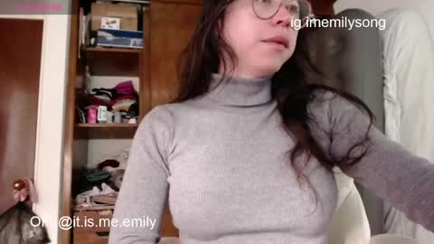 emily_pearl_ online show from May 2026 08:17:01 PM