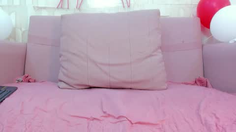 Snapshot of emily_sejmet chatting on February 2026 12:18:01 AM SEJMET LOVE online show from February 2026 12:18:01 AM