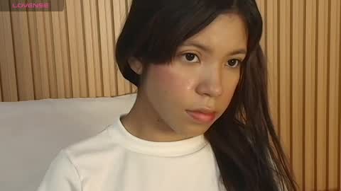Snapshot of emily_sweett12 chatting on June 2026 12:07:02 PM Emily online show from June 2026 12:07:02 PM