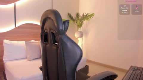 Snapshot of emily_tolson chatting on November 2025 07:05:02 PM emily_tolson online show from November 2025 07:05:02 PM