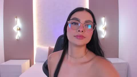 emily_tolson online show from January 2026 04:42:01 PM
