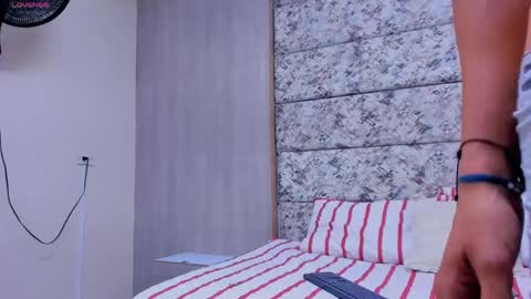 Emily  Tom  online show from April 2026 02:13:01 AM